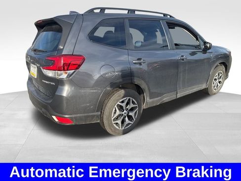 Used 2023 Subaru Forester Premium image 9