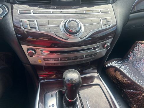 Used 2015 INFINITI Q70 3.7 AWD/4WD image 14