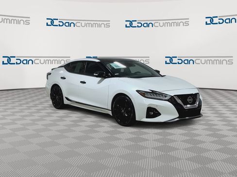 Used 2019 Nissan Maxima SR w/ Premium Package FWD image 2