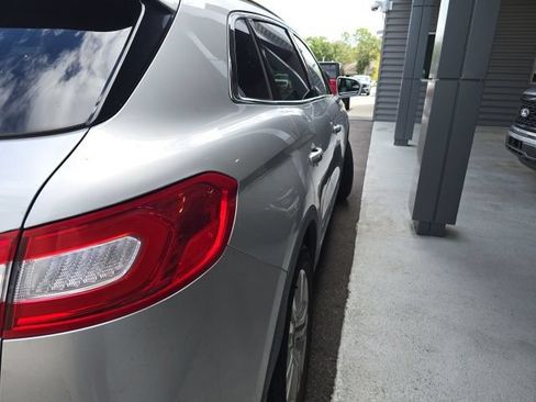 Used 2016 Lincoln MKX Premiere FWD image 6
