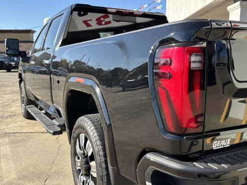 Used 2024 GMC Sierra 2500 Denali w/ Denali Reserve Package image 9