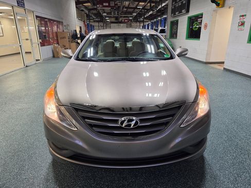 Used 2014 Hyundai Sonata GLS w/ Popular Equipment Group 2 image 3