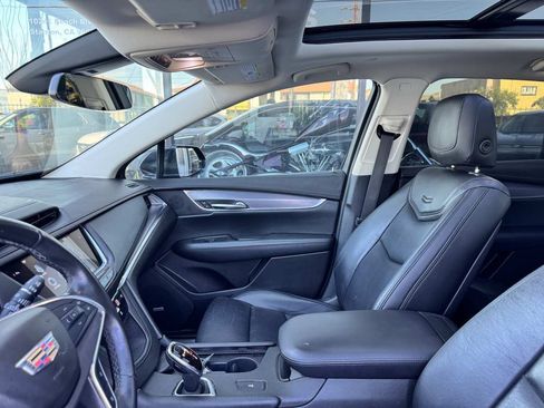 Used 2017 Cadillac XT5 Luxury w/ Driver Awareness Package FWD image 31
