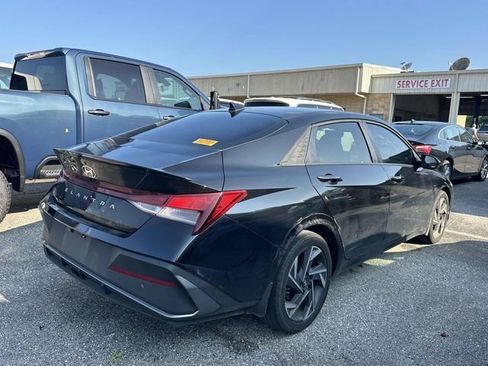 Used 2025 Hyundai Elantra Sport FWD image 20