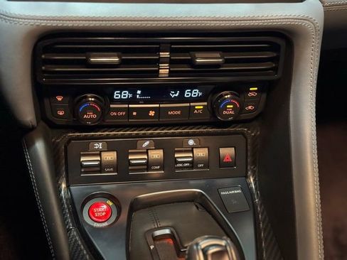 Used 2020 Nissan GT-R Premium image 32