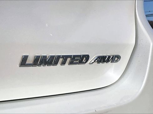 Used 2019 Toyota Highlander Limited image 10