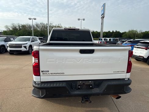 Used 2024 Chevrolet Silverado 2500 Custom w/ Custom Value Package image 4