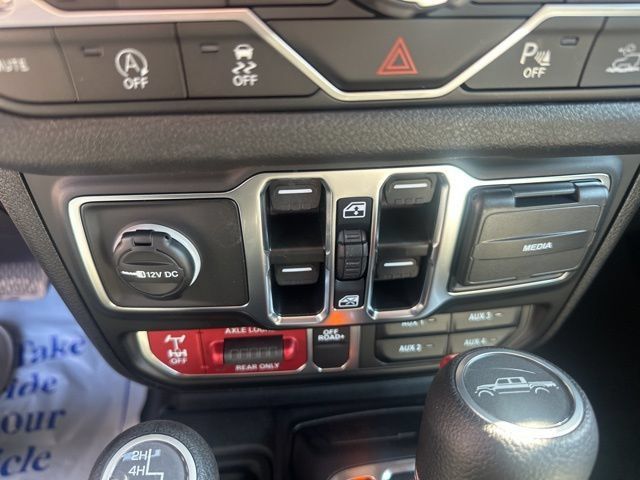 New 2025 Jeep Gladiator Sport AWD/4WD image 30
