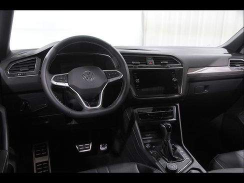 Certified 2023 Volkswagen Tiguan SE R-Line AWD/4WD image 6
