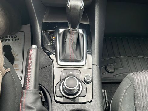 Used 2015 MAZDA MAZDA3 i Touring w/ Technology Package FWD image 19