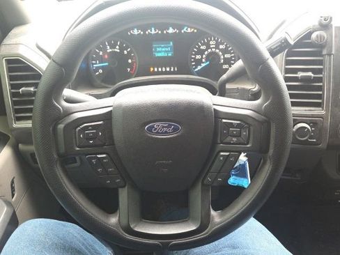 Used 2017 Ford F150 XLT AWD/4WD image 37