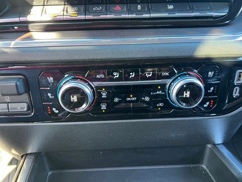 Used 2022 GMC Sierra 1500 SLT w/ SLT Premium Plus Package image 18