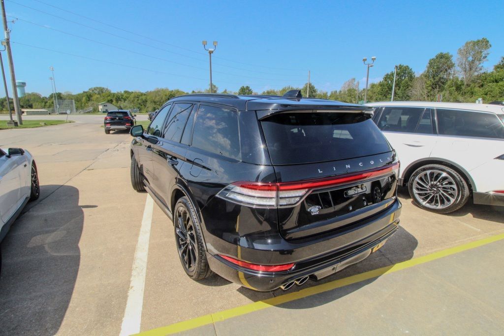 Used 2025 Lincoln Aviator Reserve w/ Equipment Group 201A AWD/4WD image 4