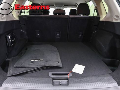 Used 2023 Nissan Rogue SV AWD/4WD image 9