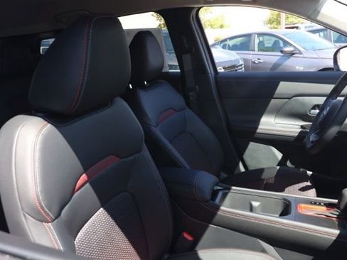 New 2026 Nissan Kicks SR image 21