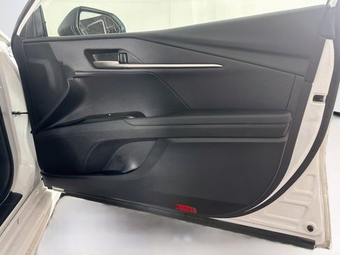 Used 2025 Toyota Camry SE FWD image 31