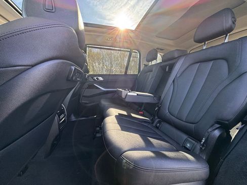 Used 2021 BMW X7 xDrive40i w/ Premium Package AWD/4WD image 19