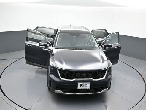 Used 2025 Kia Sorento S FWD image 45