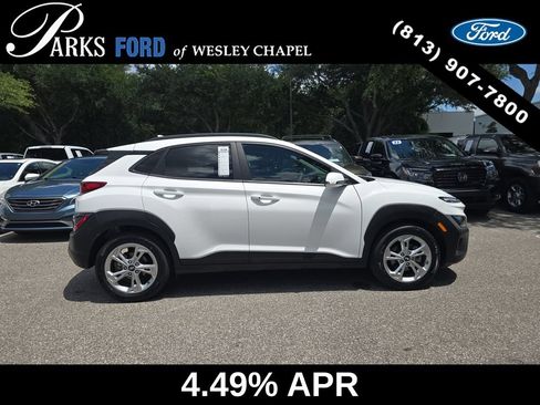 Used 2022 Hyundai Kona SEL w/ Cargo Package FWD image 3