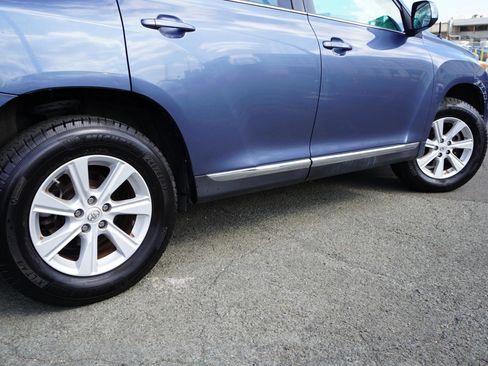 Used 2011 Toyota Highlander 2WD image 7