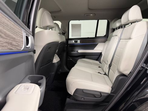 Used 2024 Hyundai Santa Fe Limited FWD image 12