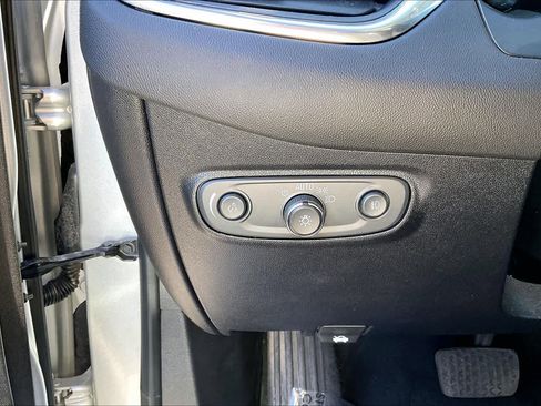 Used 2019 Chevrolet Equinox Premier image 32