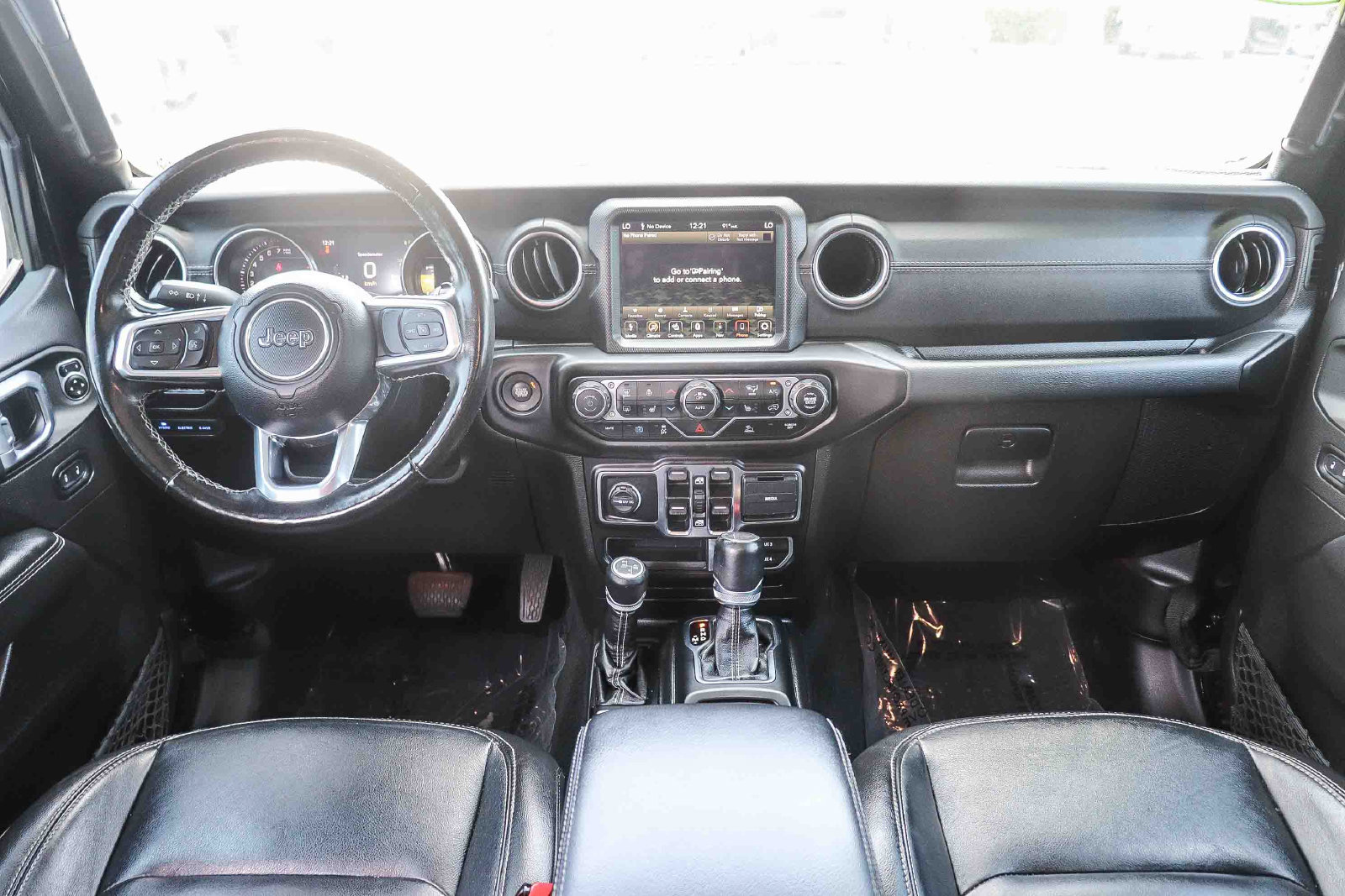 Used 2022 Jeep Wrangler Unlimited Sahara w/ Cold Weather Group AWD/4WD image 14
