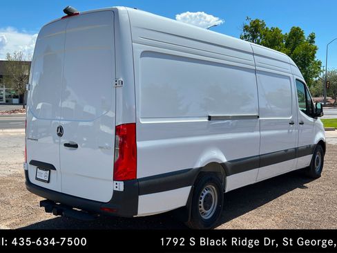 Used 2026 Mercedes-Benz Sprinter 2500 image 5