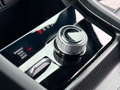 Used 2024 Jeep Grand Cherokee Limited w/ Black Appearance Package image 12