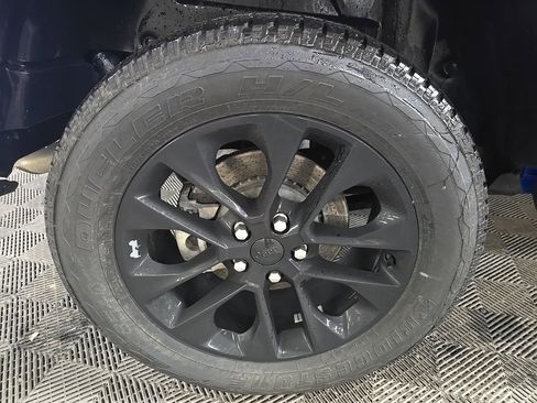 Used 2023 Jeep Wrangler Altitude image 13