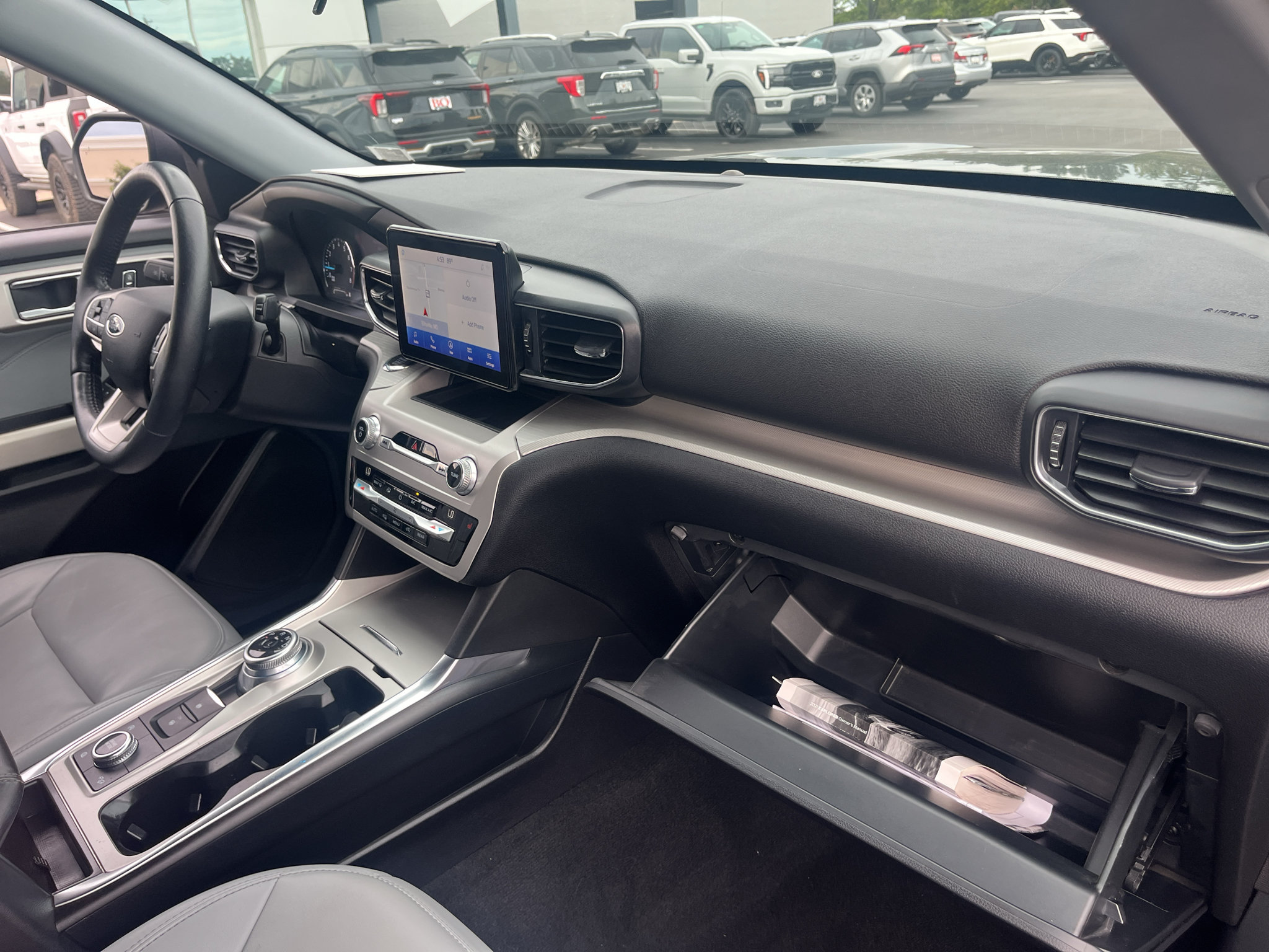 Used 2021 Ford Explorer XLT w/ Equipment Group 202A AWD/4WD image 34