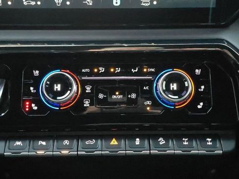 Used 2023 GMC Sierra 1500 AT4X image 39