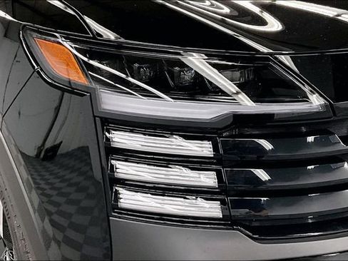 New 2026 Nissan Kicks SR w/ SR Premium Package image 14