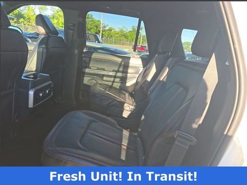 Used 2023 Ford Expedition Limited AWD/4WD image 5