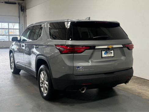 Used 2023 Chevrolet Traverse LS AWD/4WD image 3