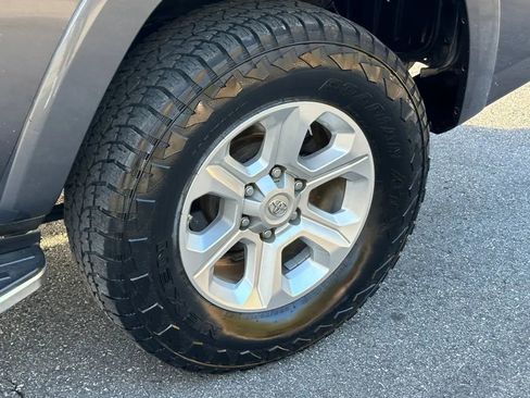 Used 2018 Toyota 4Runner SR5 image 12