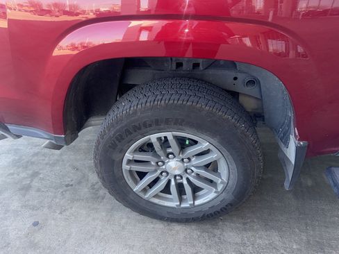 Used 2024 Chevrolet Colorado LT w/ LT Convenience Package II image 18