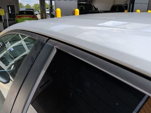 Used 2020 Toyota Corolla LE FWD image 12