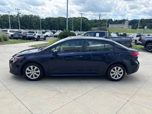 Used 2021 Toyota Corolla LE FWD image 4