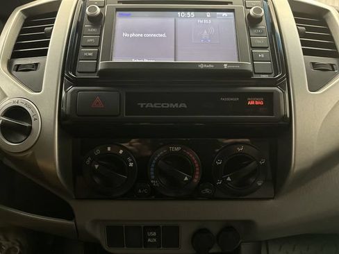 Used 2015 Toyota Tacoma 4x4 Double Cab w/ SR5 Package image 18