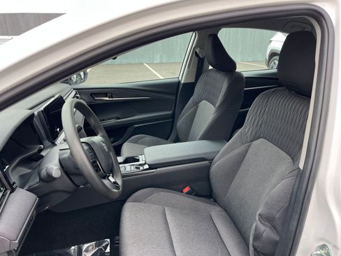 Used 2025 Toyota Camry LE image 35