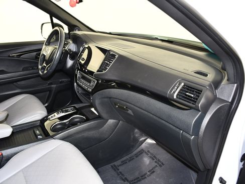 Certified 2023 Honda Passport Elite image 43