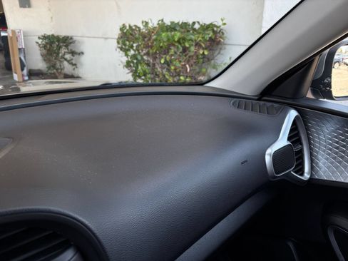Used 2025 Kia Soul LX w/ LX Technology Package FWD image 33