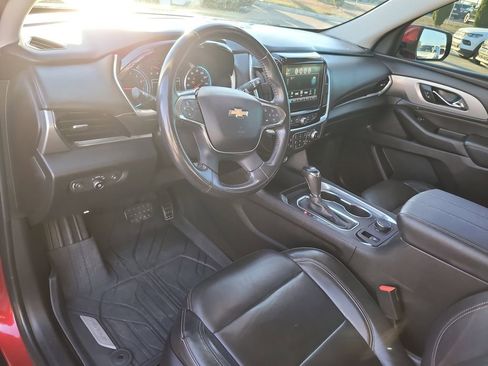 Used 2019 Chevrolet Traverse LT w/ LPO, Black Accent Package image 18