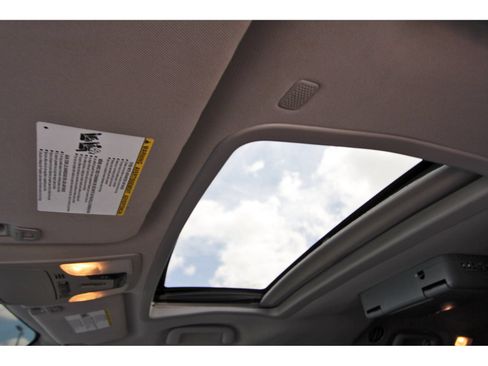 Used 2019 Toyota Sienna XLE w/ XLE Navigation Package FWD image 32