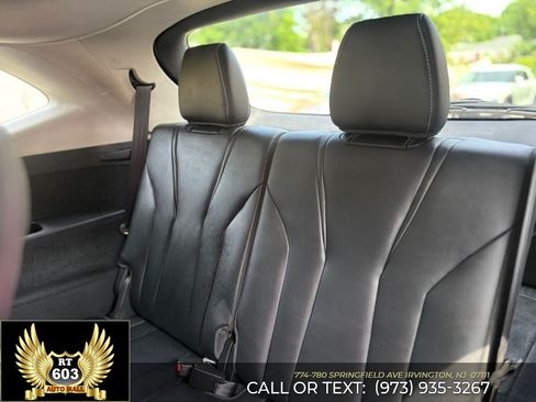 Used 2022 Acura MDX w/ Technology Package AWD/4WD image 11