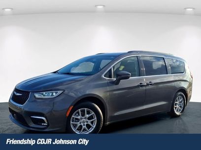 Used 2022 Chrysler Pacifica Touring-L
