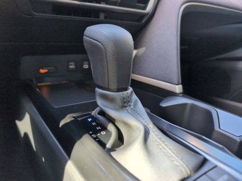 Used 2025 Toyota Camry LE w/ Convenience Package image 25