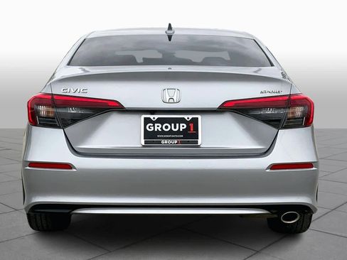 Used 2023 Honda Civic Sport image 4