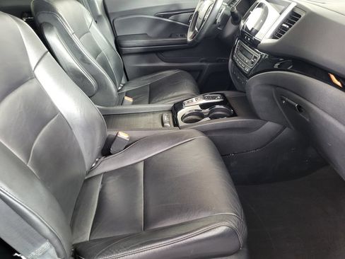Used 2016 Honda Pilot Touring image 12